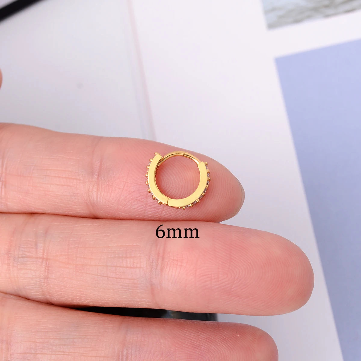 1 Pcs Fashion Exquisite Crystal Zircon Hoop Earrings for Women Rainbow Cartilage Helix Tragus Earring Stud Body Piercing Jewelry