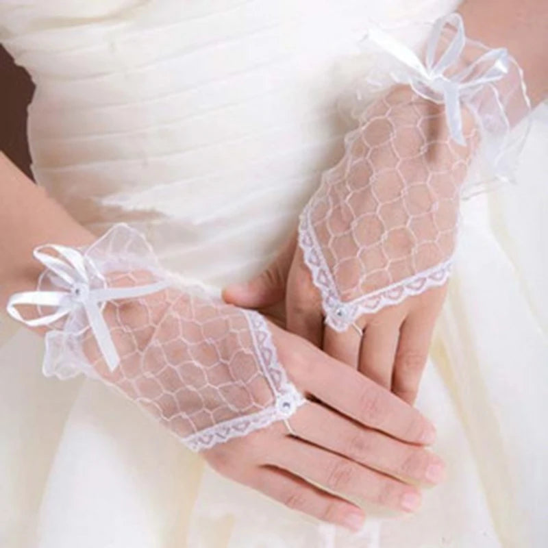 1 Pairs Lace Fingerless Wedding Gloves Beautiful See Through Bowknot Bride Party Gloves Female Vintage Soft Short Gloves