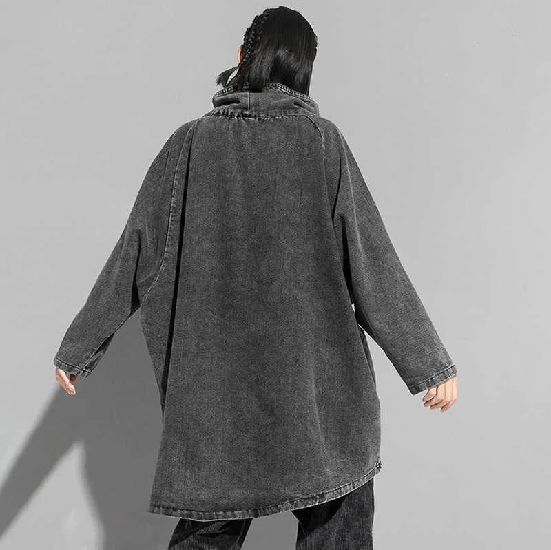 [EAM] Loose Fit Black Denim Big Size Sweatshirt New High Collar Long Sleeve Women Big Size Fashion Spring Autumn 2024 1K166