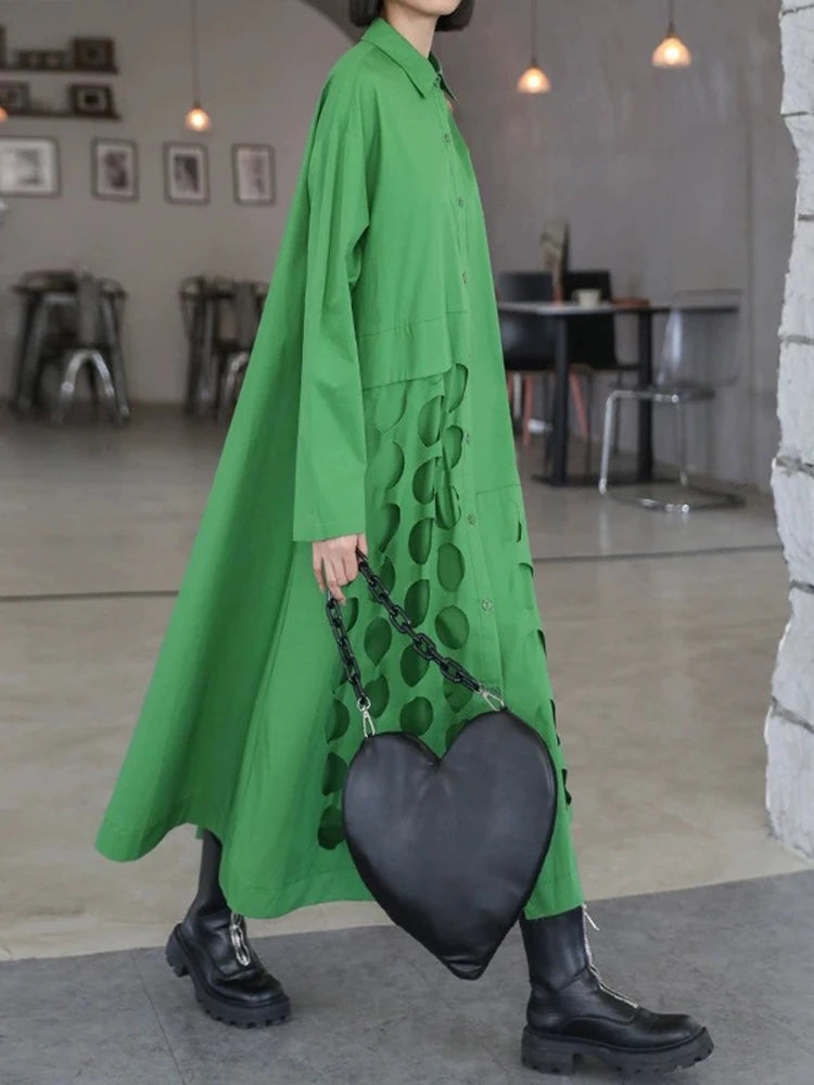 [EAM] Women Black Hollow Out Big Size Midi Shirt Dress New Lapel Long Sleeve Loose Fit Fashion Tide Spring Autumn 2024 1DF6037